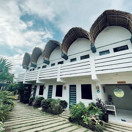 Апартаменти Point F Siargao Catangnan Екстер'єр фото